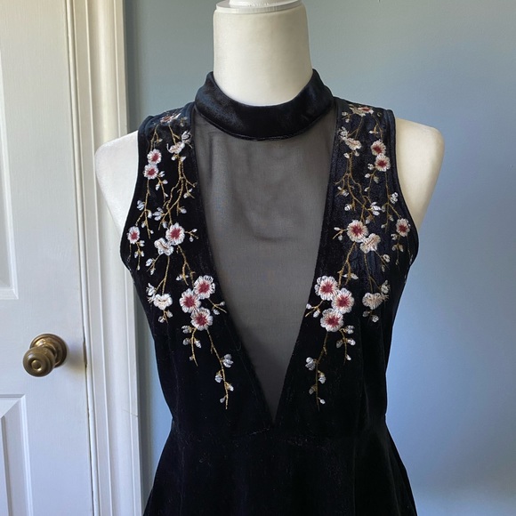 WEEKEND SALE! Sugar + Lips Black Velvet Floral Embroidered Top - Picture 3 of 5